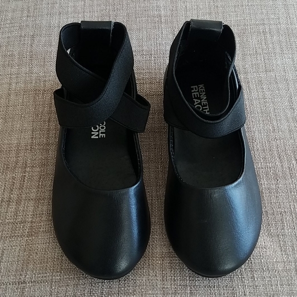 Kenneth Cole Other - NWOT Kenneth Cole Reaction Flats